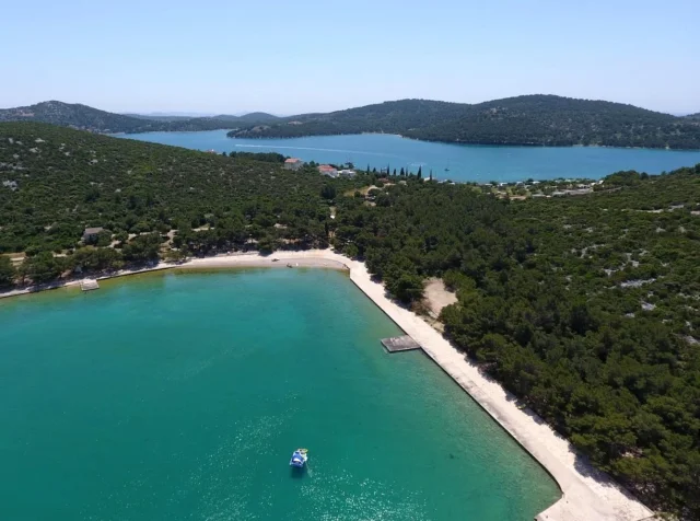 Beach Jazine (Tisno) Opčina Tisno - Croatia