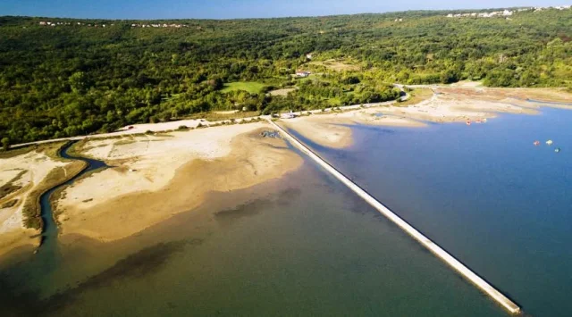 Beach Meline-Soline Bay (Sužan) Opčina Dobrinj - Krk - Croatia