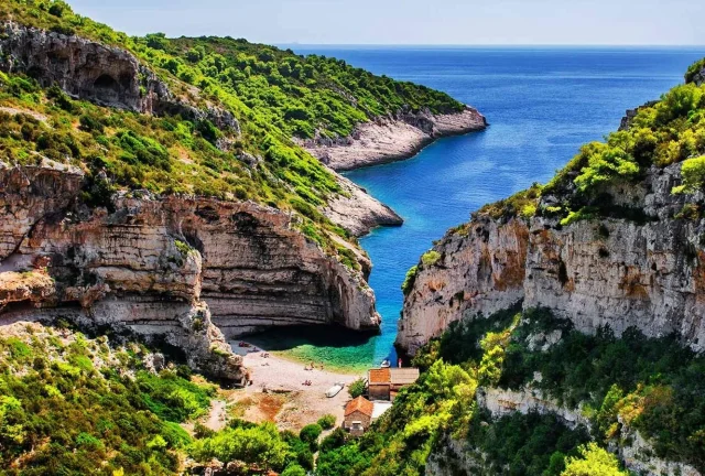 Beach Stiniva (Marinje Zemlje) Opčina Vis - Vis - Croatia