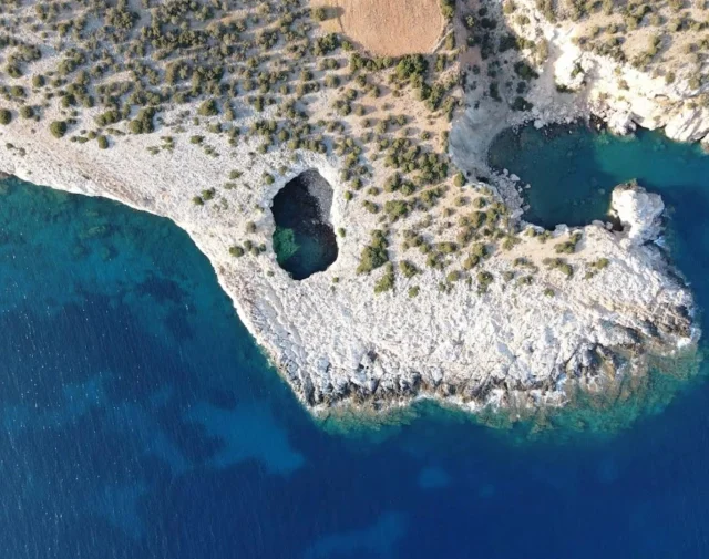 Blue hole - South Aegean - Paros - Greece