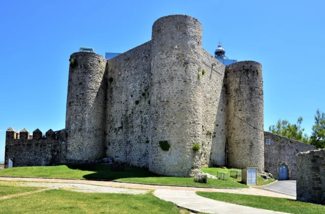 Castillo-Faro de Santa Ana (Castro Urdiales) Cantabria - Spain