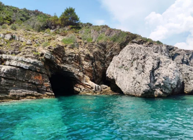 Cave in Sveti Nikola (Budva) Budva - Sveti Nikola - Montenegro