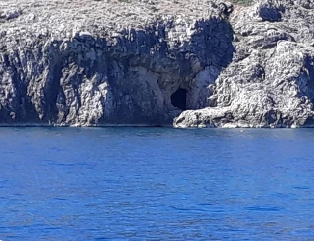 Cave Vrsi (Vrsi) Opčina Vrsi - Croatia