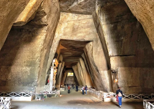 Cimitero Delle Fontanelle (Napoli) Città Metropolitana di Napoli - Italy