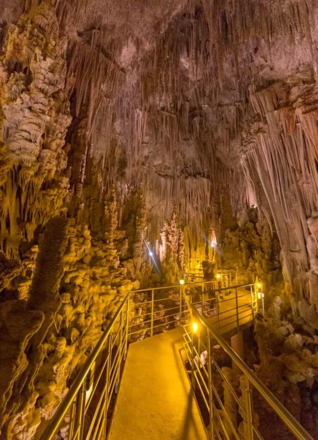 Kastania Cave (Kastania) Peloponnese - Greece