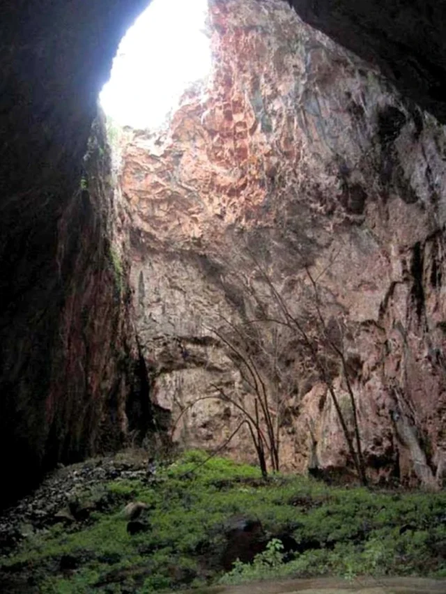Kato Merdipos cave (Erimos) Peloponnese - Greece
