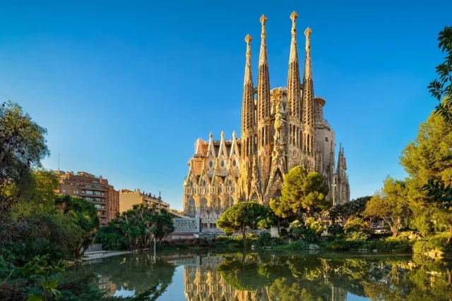 La Sagrada Família (Barcelona) Barcelona - Spain