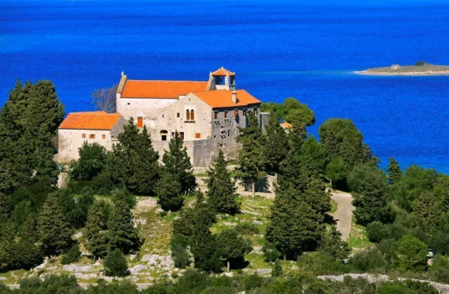 Monastery sv. Kuzme i Damjana (Tkon) Opčina Tkon - Pašman - Croatia