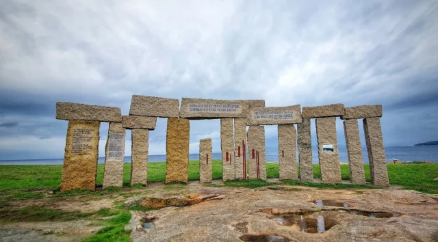 Monumento aos fusilados na guerra civil, Menhires (A Coruña) A Coruña - Spain