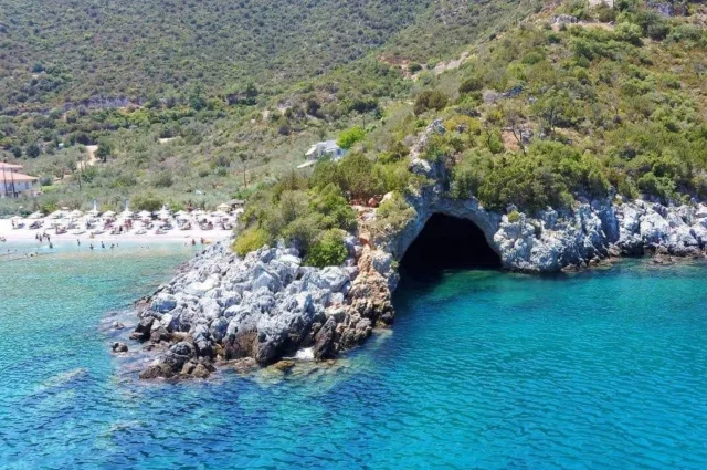 Phournaka Cave (Tyros) Peloponnese - Greece