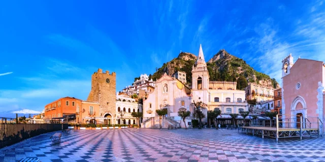 Piazza IX Aprile (Taorima) Messina - Sicilia - Italy