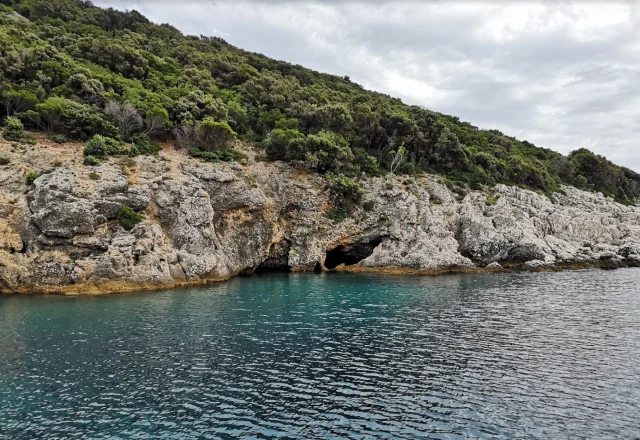 Plava Grota - Opčina Cres - Cres - Croatia
