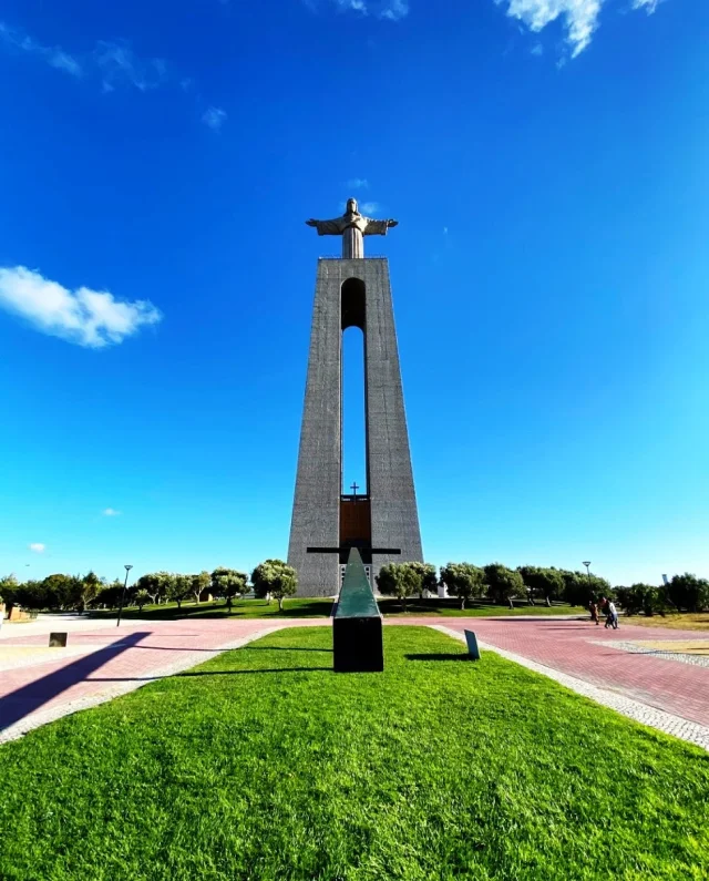 Santuário de Cristo Rei (Almada) Almada - Portugal