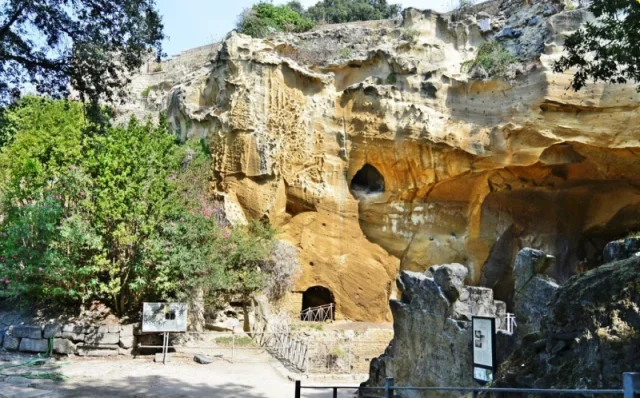 Sito Archeologico di Cuma (Monte di Cuma) Città Metropolitana di Napoli - Italy