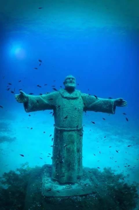 Statua sommersa di Padre Pio - Foggia - Capraia - Italy