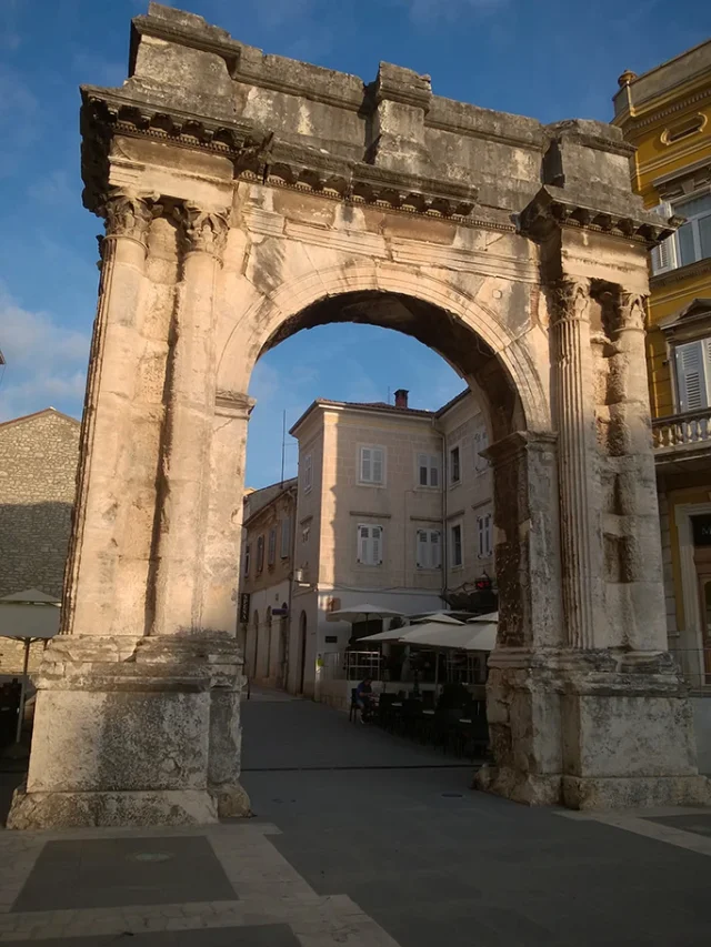 The Triumphal Arch of the Sergi (Pula) Opčina Pula - Croatia