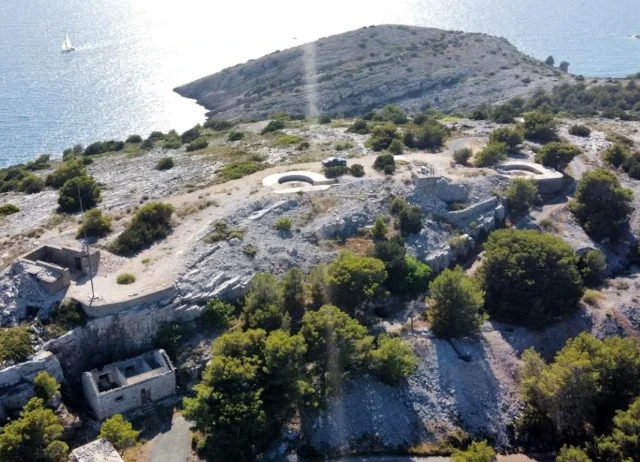 Vela Glava (Žirje) Opčina Šibenik - Žirje - Croatia