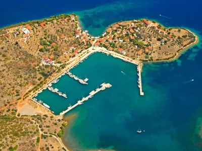 Trizonia Marina (Trizonia) Central Greece - Trizonia - Greece