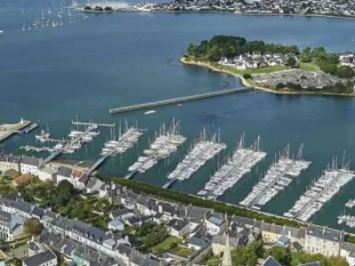 Le Port de Port-Louis (Port-Louis) Morbihan - France
