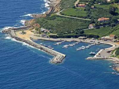 Port de Cargese (Cargèse) Corse-du-Sud - Corse - France