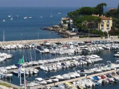 Port de la Salis (Juan-les-Pins-Cap d'Antibes) Alpes-Maritimes - France