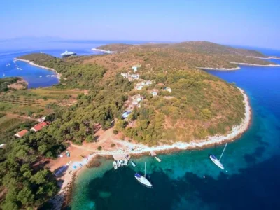 Uvala Vlaka - Opčina Hvar - Sveti Klement - Croatia