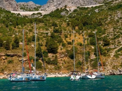 Uvala Vruja (Zadvarje) Opčina Zadvarje - Croatia