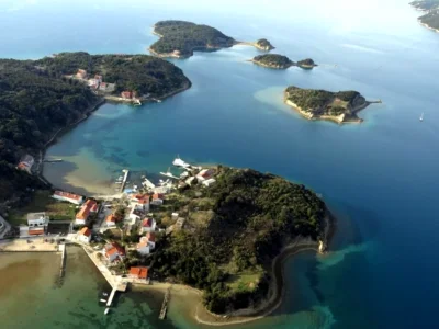 Uvala Dumici (Supetarska Draga) Opčina Rab - Rab - Croatia