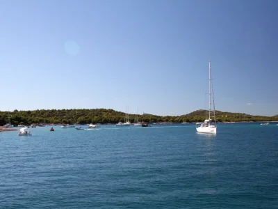 Uvala Guščica (Jezera) Opčina Tisno - Murter - Croatia