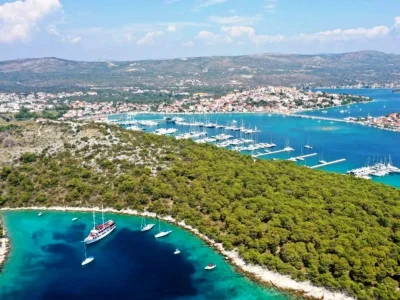 Uvala Kacova (Rogoznica) Opčina Rogoznica - Croatia