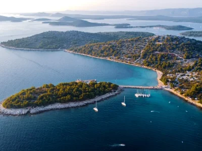 Uvala Podvršak (Murter) Opčina Murter - Murter - Croatia