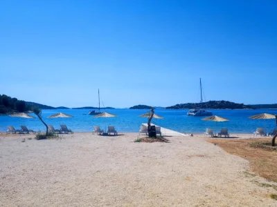 Uvala Rastavac (Tisno) Opčina Tisno - Croatia