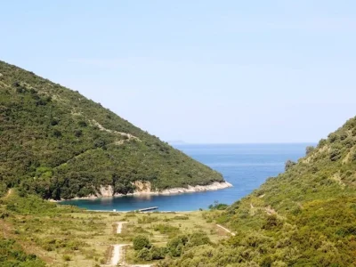 Kakome Beach (Nivicë) Sarandë - Albania