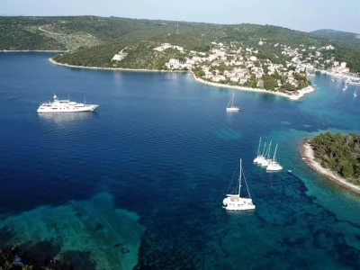 Otočić Polebrnjak (Maslinica) Opčina Šolta - Šolta - Croatia