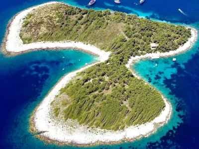 Otok Jerolin (Hvar) Opčina Hvar - Jerolim - Croatia