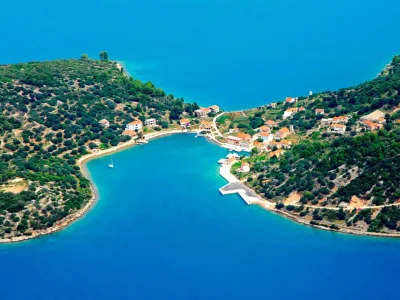Uvala Lokvina (Mala Rava) Opčina Zadar - Rava - Croatia