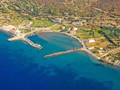 Port Agios Yeoryios (Agios Yeoryios) Attica - Greece