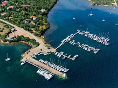 Port de Pianottoli-Caldarello (Pianottoli-Caldarello) Corse-du-Sud - Corse - France