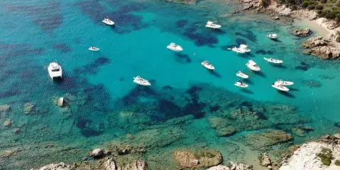 Týždňová plavba po európskom „Karibiku“ – Marinatips