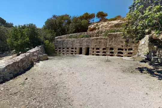 marinatips - Ancient Cave Dwelling