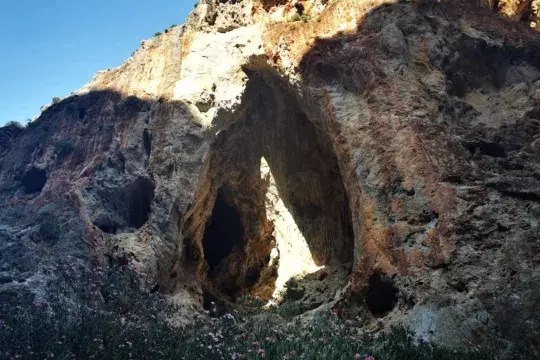 Goumenospilio cave