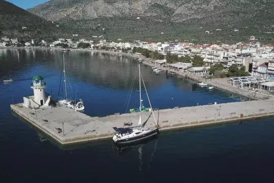 Port Antikyra