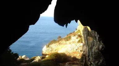 Cave Iero, Dionysos