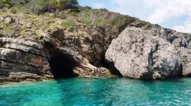 marinatips - Cave in Sveti Nikola