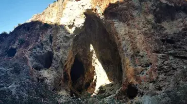 Goumenospilio cave