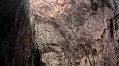Kato Merdipos cave